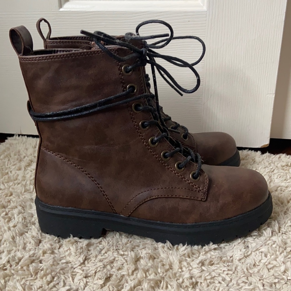 Women’s boots 7.5